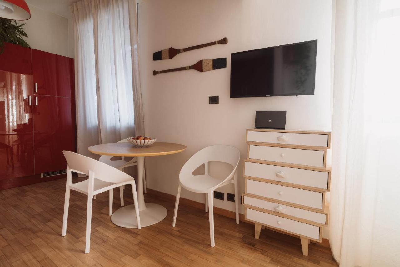 Appartamento Tra I Tetti Di Campetto, Attico Con Terrazzo E Ascensore E Parcheggio Gratuito Genova