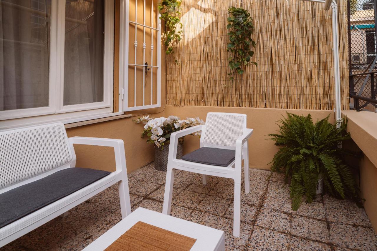 Tra I Tetti Di Campetto, Attico Con Terrazzo E Ascensore E Parcheggio Gratuito Appartamento